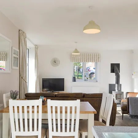 Twenty Two Sea Reighton